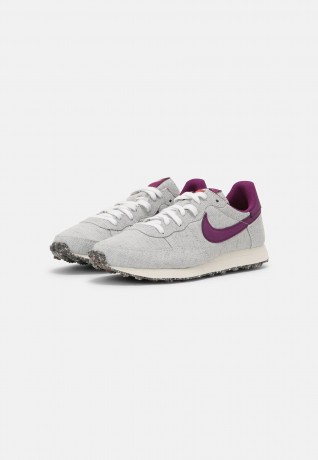 Nike Sportswear CHALLENGER OG UNISEX Sneaker low white/grey/dark red CHALLENGER OG UNISEX Низкие кроссовки женские белый/серый/темно-красный