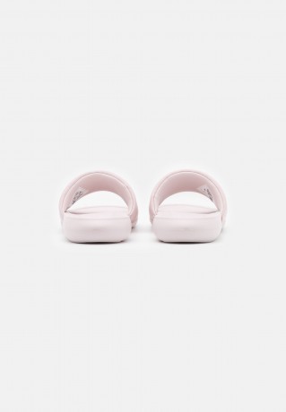 Nike Sportswear VICTORI ONE SLIDE Pantolette flach barely rose/metallic silver VICTORI ONE SLIDE Мюли на плоской подошве едва розовый/серебристый металлик