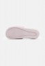 Nike Sportswear VICTORI ONE SLIDE Pantolette flach barely rose/metallic silver VICTORI ONE SLIDE Мюли на плоской подошве едва розовый/серебристый металлик