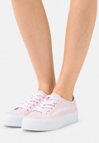 Tommy Hilfiger ESSENTIAL STRIPE  Trainers pastel pink ESSENTIAL STRIPE Кроссовки пастельно-розовый