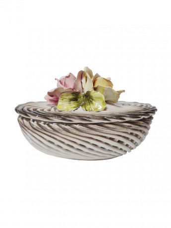 Конфетница винтажная Bassano с объемными цветками, серая керамика, 21 х 15 см, Италия, 1960-70гг.