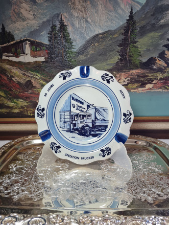 Тарелка декоративная винтажная Delft Blue "Авто экспедиторской компании Brucker", фарфор, 20 см, Голландия, 1960-70гг.