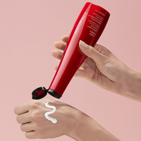 Shu Uemura BRILLIANT GLAZE SHAMPOO  БЛЕСТЯЩИЙ ШАМПУНЬ ДЛЯ ГЛАЗУРИ