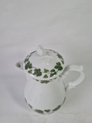 Чайник винтажный Hutschenreuther с зелеными листьями, фарфор, 24.5 см, Германия, 1970-80гг.