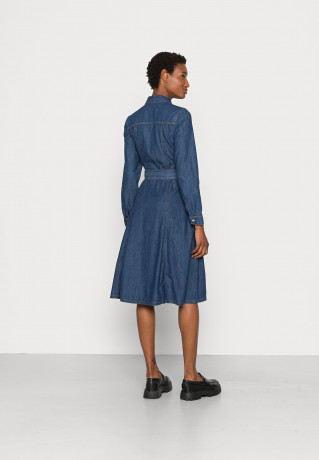 Tommy Hilfiger FIT FLARE DRESS MIDI MADY Denim dress dark blue denim ПЛАТЬЕ МИДИ MADY FIT FLARE Джинсовое платье темно-синий деним