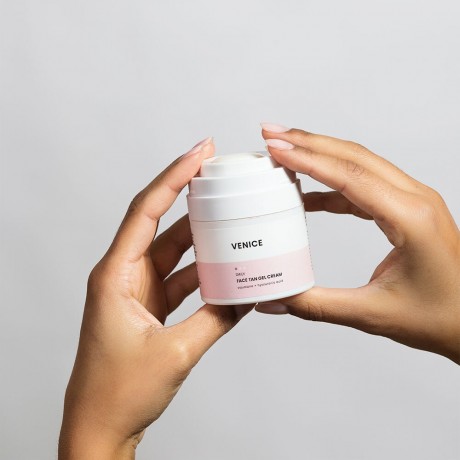 VENICE Daily Face Tan Gel Cream  Гель-крем для ежедневного загара для лица