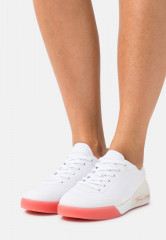 Tommy Hilfiger ELEVATED FEMININE Trainers crystal/coral ELEVATED FEMININE Кроссовки кристалл/коралл