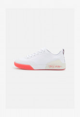 Tommy Hilfiger ELEVATED FEMININE Trainers crystal/coral ELEVATED FEMININE Кроссовки кристалл/коралл