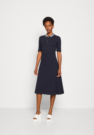 Tommy Hilfiger REG Famp;F STR 1/2ZIP MIDI Day dress desert sky REG Famp;F STR 1/2ZIP МИДИ Повседневное платье небо пустыни