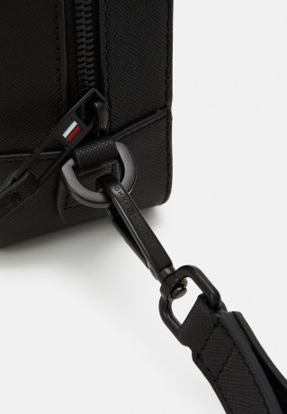 Tommy Hilfiger BUSINESS WASHBAG UNISEX Wash bag black BUSINESS WASHBAG UNISEX Сумка для стирки черный