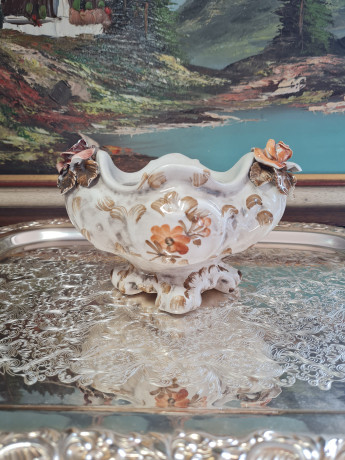 Ваза декоративная винтажная с оранжево-красным цветочным декором, ручная роспись, 17,5 x 11,5 x 10,5 см, Германия, 1960-70гг.