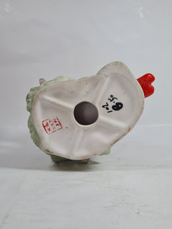 Фигурка винтажная Rumanien "Сидящая девушка с инструментом", фарфор, 17 см, Германия, 1960-70гг.