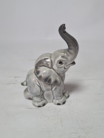 Фигурка винтажная Goebel "Серый слоненок", фарфор, 9 см, Германия, 1970-80гг.