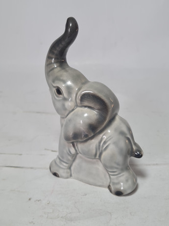 Фигурка винтажная Goebel "Серый слоненок", фарфор, 9 см, Германия, 1970-80гг.