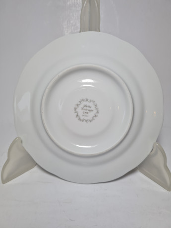 Lierre Lauvage CNP France Винтажная тарелка с фактурным краем "Продавщица на ярмарке в Париже", Франция, 1960-70гг.