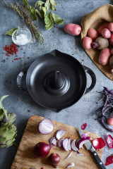 Staub Staub Hahnchenbrater D.24cm schwarz Фритюрница для курицы Staub Д.24см