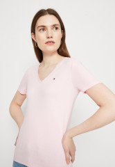 Tommy Hilfiger SLIM CODY NECK Print T-shirt pastel pink SLIM CODY NECK Футболка с принтом пастельно-рзовый