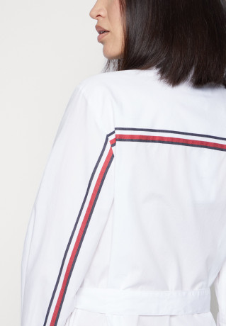 Tommy Hilfiger MONICA KNEE SHIRT DRESS  Shirt dress optic white MONICA KNEE SHIRT DRESS Платье-рубашка оптический белый