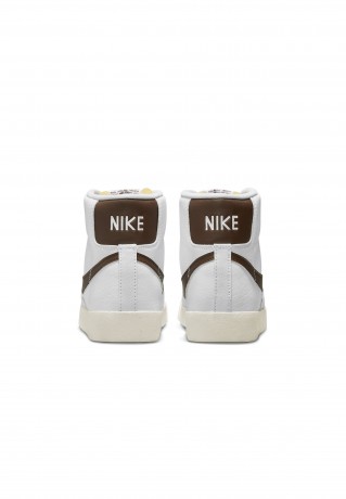 Nike Sportswear BLAZER MID #x27;77 NEXT NATURE 2 Sneaker high white sail black cacao wow BLAZER MID #x27;77 NEXT NATURE 2 — Высокие кроссовки женские белый парус черный какао вау