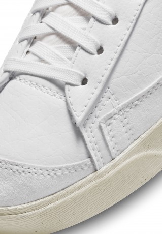 Nike Sportswear BLAZER MID #x27;77 NEXT NATURE 2 Sneaker high white sail black cacao wow BLAZER MID #x27;77 NEXT NATURE 2 — Высокие кроссовки женские белый парус черный какао вау