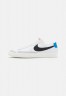 Nike Sportswear BLAZER 77 VNTG UNISEX Sneaker low white/black/light photo blue/sail/team orange BLAZER 77 VNTG UNISEX Низкие кроссовки женские белый/черный/светло-голубой/парус/оранжевый
