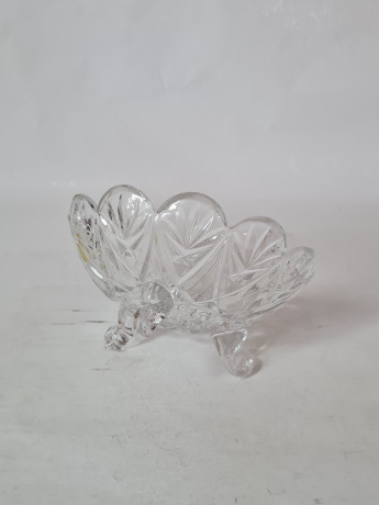 Конфетница винтажная Anna Hutte на ножках, фигурный край, хрусталь, 17 х 8 см, Германия, 1960-70гг.