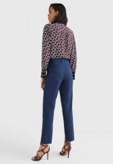 Tommy Hilfiger SLIM FIT Trousers desert sky ОБЛЕГАЮЩИЕ брюки небо пустыни