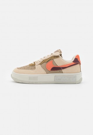 Nike Sportswear AIR FORCE 1 FONTANKA Sneaker low madder root/burgundy crush/khaki/hazel rush AIR FORCE 1 FONTANKA кроссовки женские низкие корень марены/бордовый краш/хаки/орешник