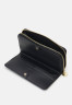 Tommy Hilfiger CHIC LARGE Wallet black CHIC LARGE Кошелек черный