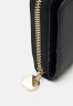 Tommy Hilfiger CHIC LARGE Wallet black CHIC LARGE Кошелек черный