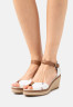 Tommy Hilfiger ICONIC ELBA Platform sandals ecru ICONIC ELBA Сандалии на платформе экрю