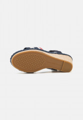 Tommy Hilfiger FEMININE CROCHET  Platform sandals space blue FEMININE CROCHET Босоножки на платформе космический синий