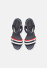 Tommy Hilfiger FEMININE CROCHET  Platform sandals space blue FEMININE CROCHET Босоножки на платформе космический синий