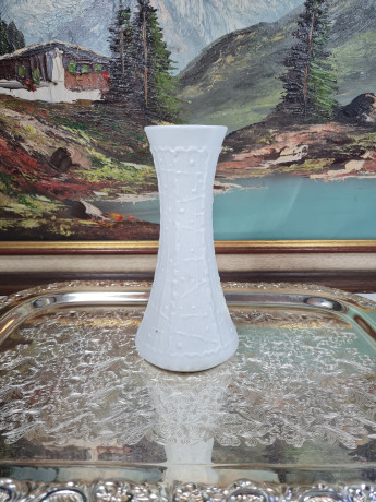 Ваза винтажная Royal KPM Bavaria с объемный декором в виде стекающих капель, фарфор, 18,5 см, Германия, 1960-70гг.