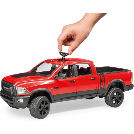 Bruder BRUDER 02501 RAM 2500 Power Wagon mit Pferdetrailer und Pferd BRUDER 02501 RAM 2500 Power Wagon с прицепом для лошадей и лошадью