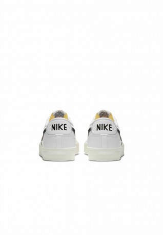 Nike Sportswear BLAZER 77 VNTG UNISEX Sneaker low white/black sail total orange BLAZER 77 VNTG UNISEX Низкие кроссовки женские белый/черный парус тотал оранжевый