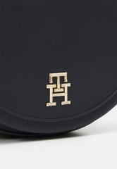 Tommy Hilfiger CITY SUMMER SADDLE SET Across body bag space blue CITY SUMMER SADDE SET Сумка через плечо космический синий