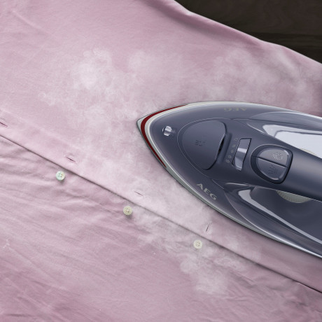 AEG AEG Dampfbugeleisen SI6-1-2MN, 2400 W, Anti-Kalk System, Restwarmeanzeige, 160 g Dampfstoss Паровой утюг AEG СИ6-1-2МН, 2400 Вт, система защиты от накипи, индикатор остаточного тепла, паровой удар 160 г.