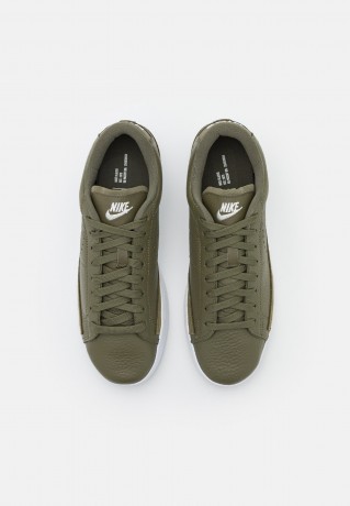 Nike Sportswear BLAZER UNISEX Sneaker low medium olive/sail/white BLAZER UNISEX Низкие кроссовки женские средний оливковый/парус/белый