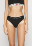 Tommy Hilfiger THONG Thong black ТОНГ стринги черный