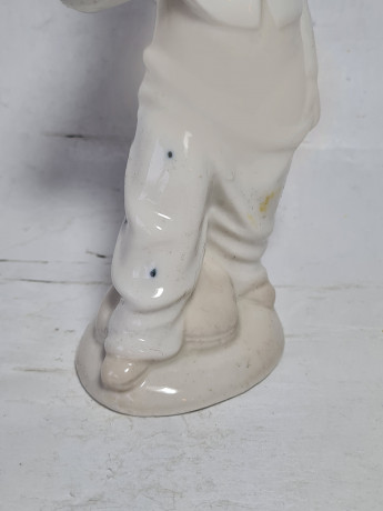 Статуэтка винтажная Sanbo Valencia "Девочка в пижаме", фарфор, 20 см, Испания, 1970-80гг.