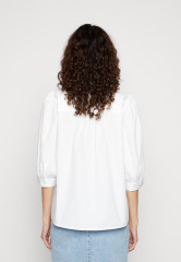 Tommy Hilfiger CRAFTED HENLEY  Print T-shirt optic white CRAFTHED HENLEY Футболка с принтом оптический белый