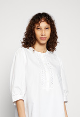 Tommy Hilfiger CRAFTED HENLEY  Print T-shirt optic white CRAFTHED HENLEY Футболка с принтом оптический белый