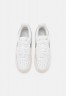 Nike Sportswear W AIR FORCE 1 07 ESS TRND Sneaker low summit white/metallic silver/sail white W AIR FORCE 1 07 ESS TRND Низкие кроссовки женские вершина белый/серебристый металлик/белый парус