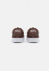 Nike Sportswear BLAZER UNISEX Sneaker low light chocolate/white/sail BLAZER UNISEX Низкие кроссовки женские светлый шоколад/белый/парус