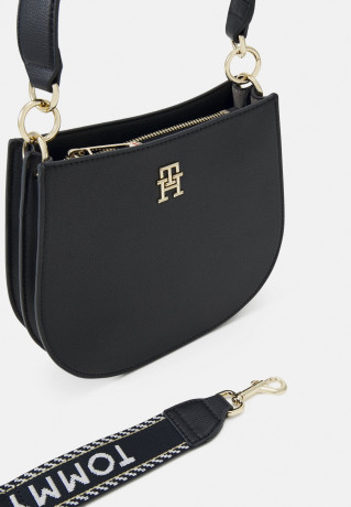 Tommy Hilfiger LIFE MED CROSSOVER Across body bag space blue LIFE MED CROSSOVER Сумка через плечо космический синий