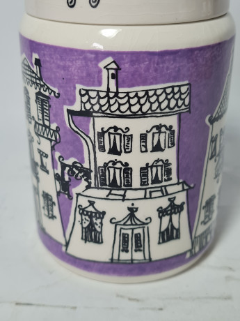 Баночка для хранения винтажная Goebel с крышкой, сиренево-белая, фарфор, 12 см, Германия, 1970-80гг.