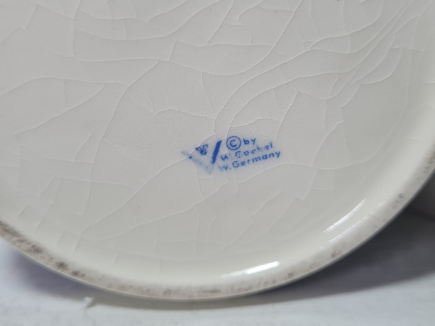 Баночка для хранения винтажная Goebel с крышкой, сиренево-белая, фарфор, 12 см, Германия, 1970-80гг.