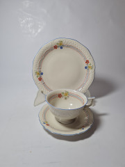 Elfenbein Bavaria Винтажное чайное трио "Цветы" с фактурным узором и голубым ободком, Германия 1960-70гг.