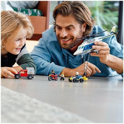 LEGO LEGO City 60243 Verfolgungsjagd mit dem Polizeihubschrauber LEGO City 60243 Погоня на полицейском вертолете